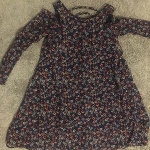 Girls dress with cutout shoulders